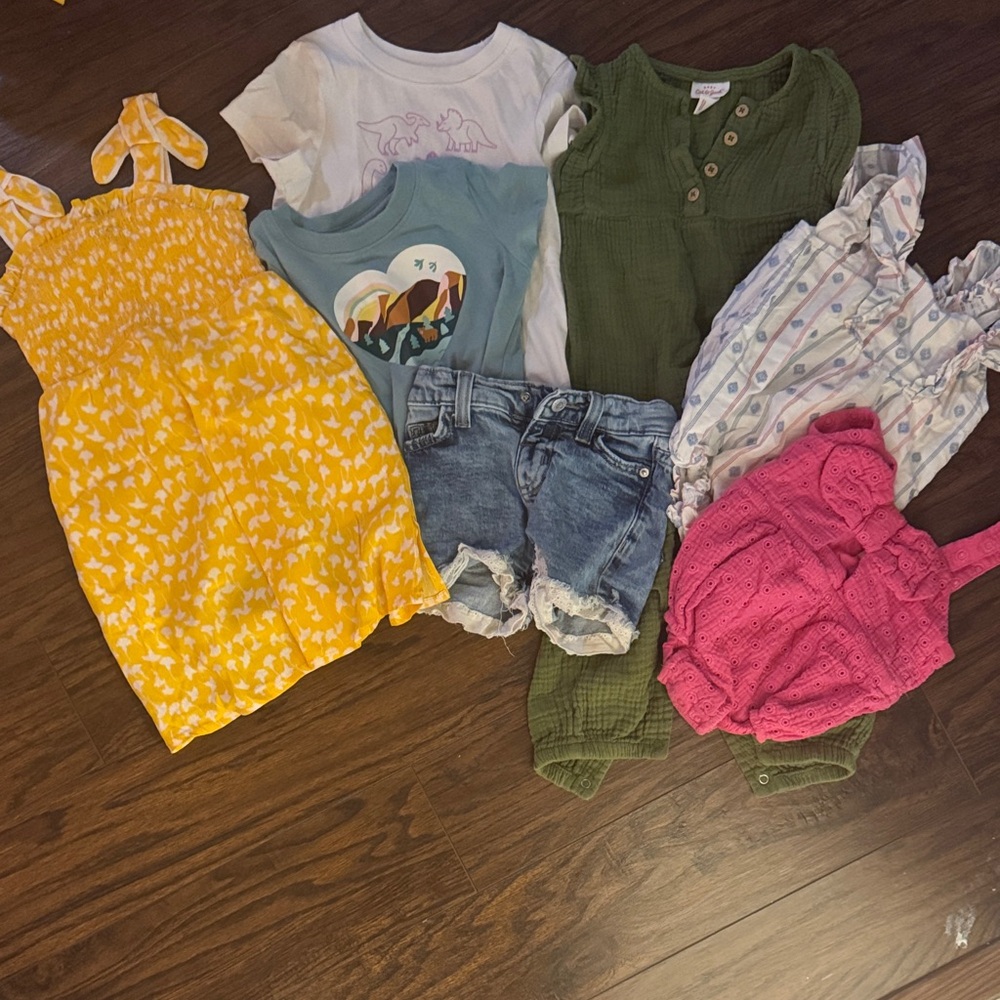 Cat & Jack Kids Matching Set - Yellow, Green, Pink, Blue